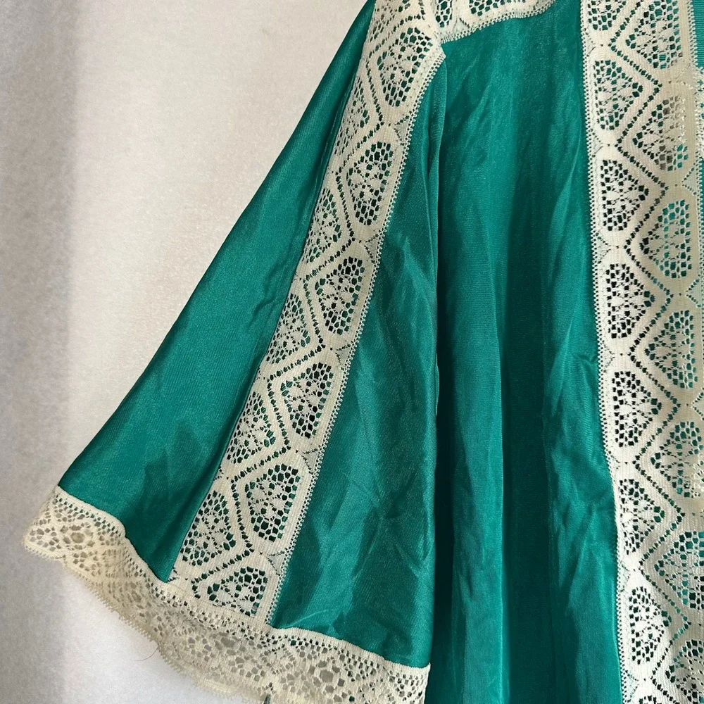 Vtg JC Penney Emerald Green Nylon Nightgown and Robe Set Lace Trim Small 32/34
